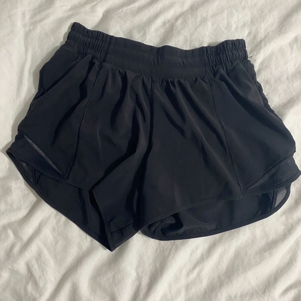 Lululemon Hotty Hot Black hi rise Shorts 4” inseam